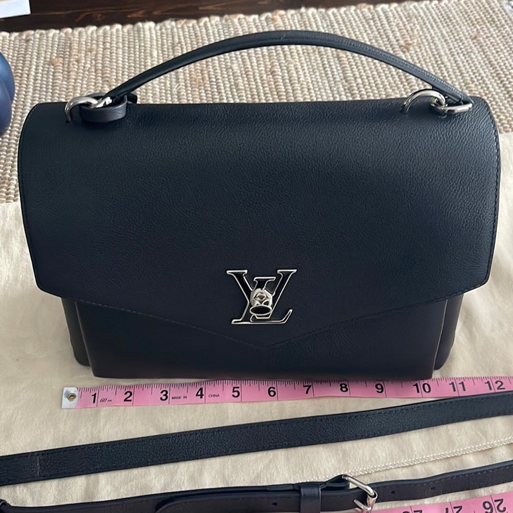 Louis Vuitton My Lockme purse black like New